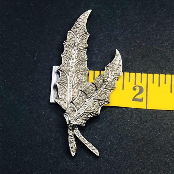 Set of 3 Long Leaf Pin Brooches Silver Tone Metal - Picture 3 of 10